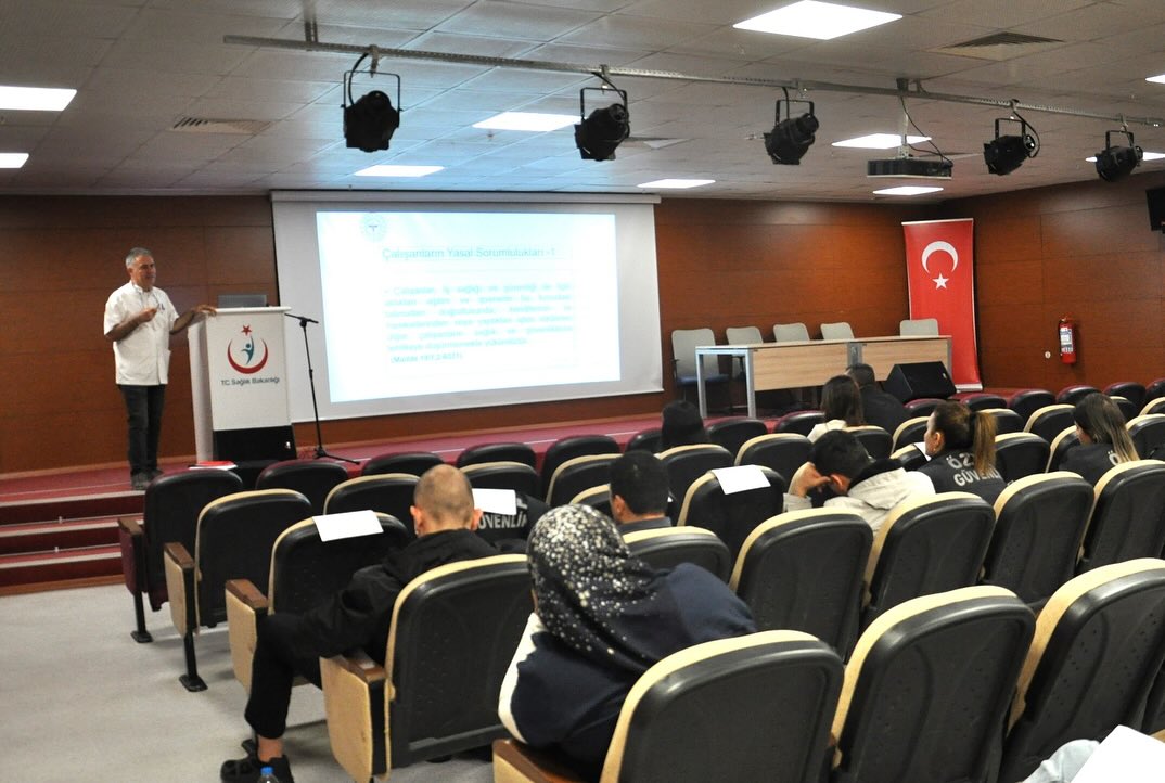 104432_wuciwug_70710b8b_hastane-persone.jpeg